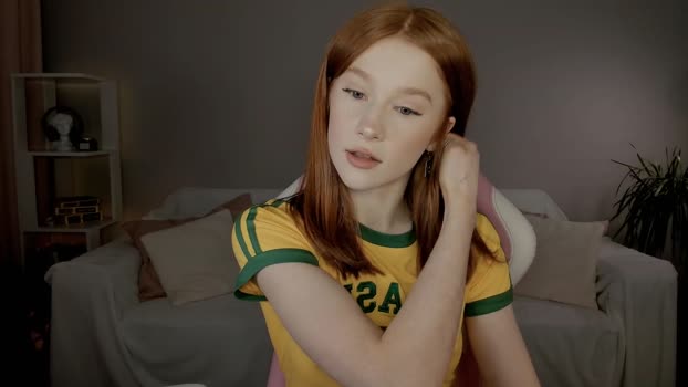 leahsthetics 19-02-2025 toys Female