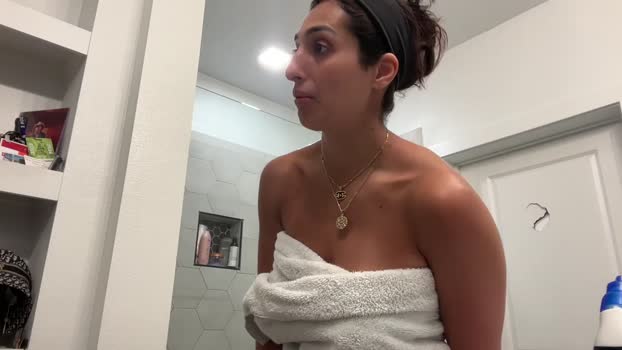 camiliakxoxo 21-02-2025 spanking Female