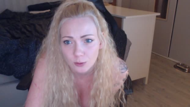 hotiness 21-02-2025 bj-dildo Female