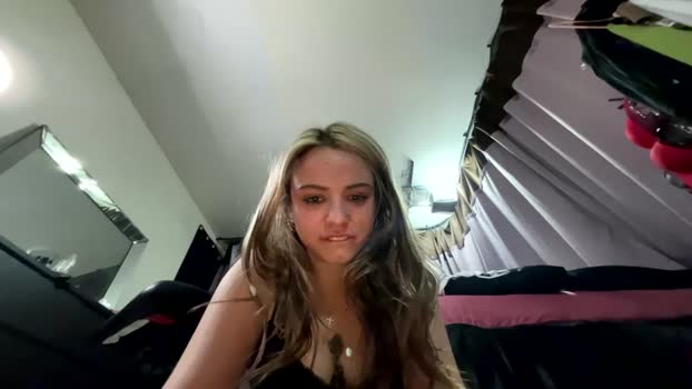 charismacharm 28-02-2025 analtoy Female
