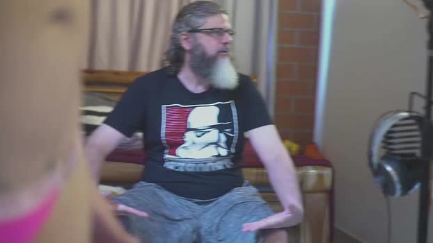 cheeseburgerjesus 05-03-2025 lick Couple