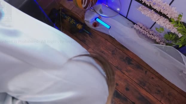 mollyflwers 04-03-2025 show Female