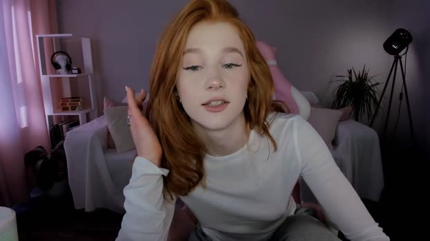 leahsthetics 15-03-2025 striptease Female