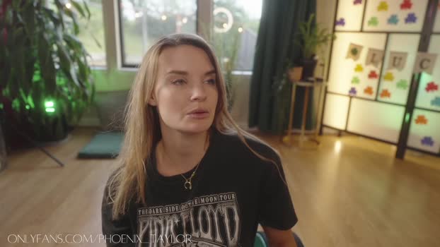 phoenix_taylor 22-03-2025 spank Female