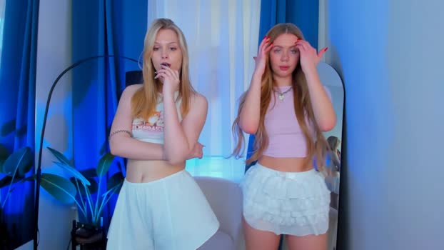 cassie_palmer 25-03-2025 Topless Couple