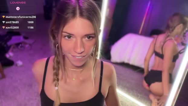 oliviahansleyy 16-04-2025 fingers Female