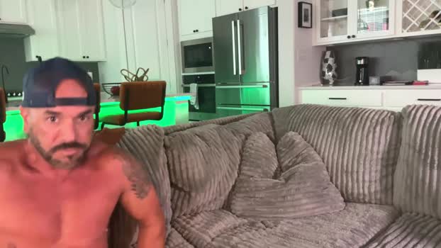 sexualcouple4820 17-04-2025 Topless Couple