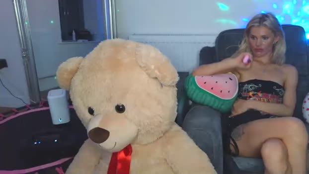 enchanting_english_evelyn 24-04-2025 fuckface Couple