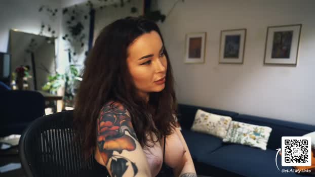 leonamell 24-04-2025 hot Female