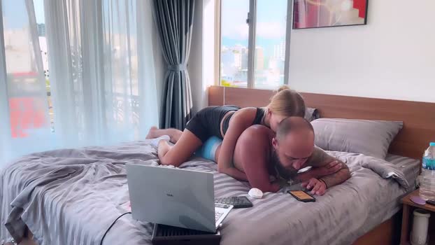 mia_floo 29-04-2025 bigboobs Couple