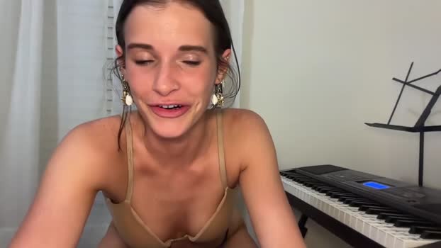 yourgirlnicolexo 03-05-2025 strip Female