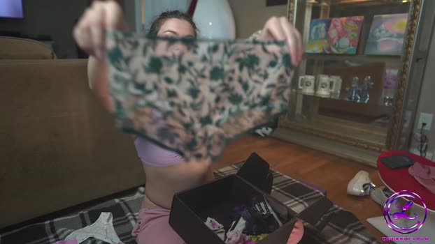 chroniclove 10-05-2025 yummy Female