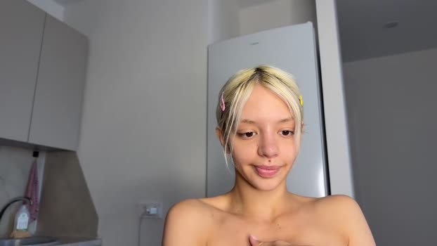 lesi_moonie 15-05-2025 suckcock Female