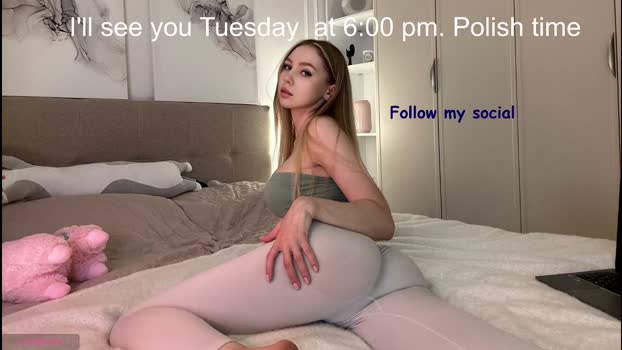 avroramy 18-05-2025 striptease Female