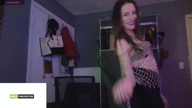 sexykittikat 18-05-2025 sucktits Female