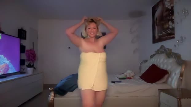 kiradivine 24-05-2025 tits Female