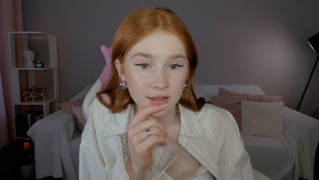 leahsthetics 29-05-2025 strip Female