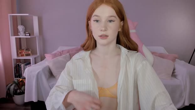 leahsthetics 31-05-2025 sucktits Female