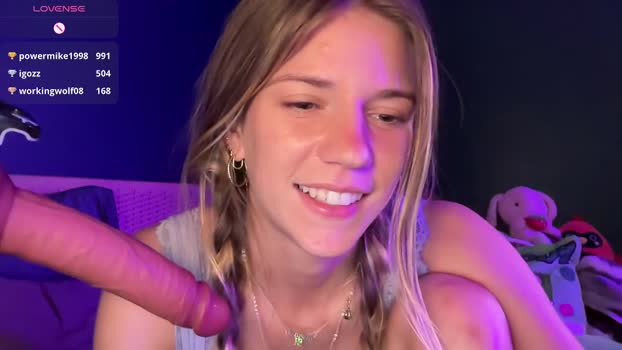 oliviahansleyy 31-05-2025 naked Female