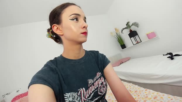 ehotlovea 09-06-2025 lickpussy Female