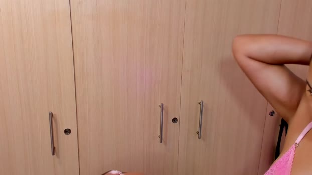 giannagovlea 21-06-2025 kiss Couple