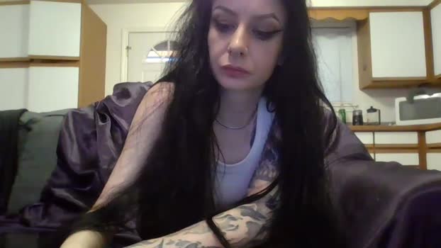 livmirage 23-06-2025 spanking Female