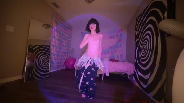 hexivu 27-06-2025 hot Female