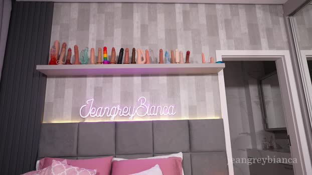 jeangreybianca 02-07-2025 striptease Female
