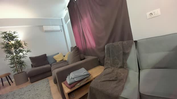 ehotlovea 04-07-2025 spanking Female