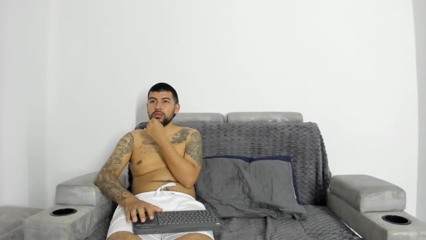 dulceromance 18-07-2025 spank Couple