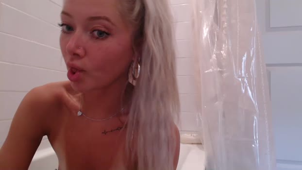 lilyyymonroee 18-08-2025 gag Female