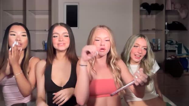 kenziesmithh 23-08-2025 sucktits Female