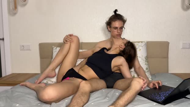 little_nabi 05-09-2025 legs Couple