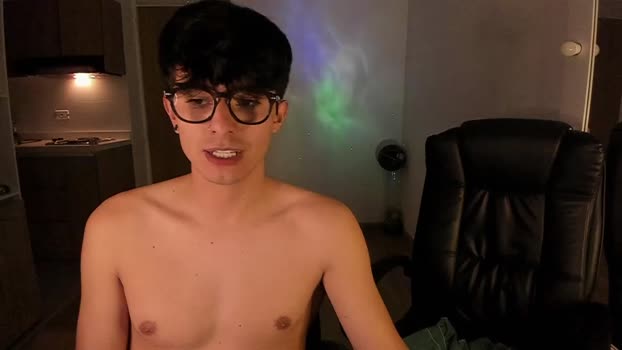 mikeyvioleta 05-09-2025 legs Couple