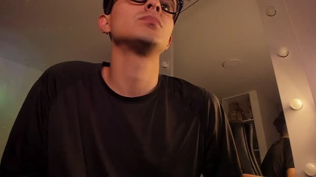 mikeyvioleta 15-09-2025 fingering Couple