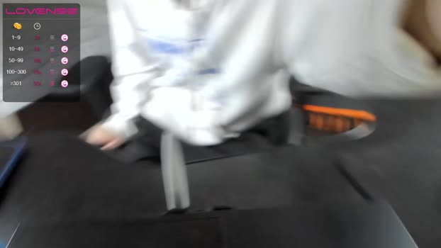 cyyberwhore 20-09-2025 kissing Couple