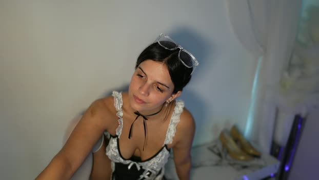lilbeccaxo 04-10-2025 suck Female