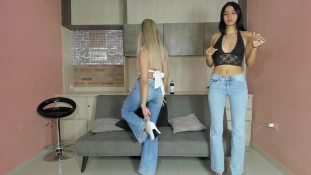 just_girlsgirls 04-10-2025 lick Couple