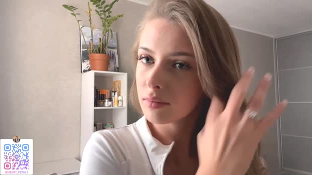 heart_petal 09-10-2025 Video Female