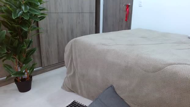 shannon_stonnee33 16-10-2025 ass Female