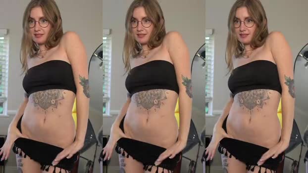 emma_ruby 20-10-2025 big Female