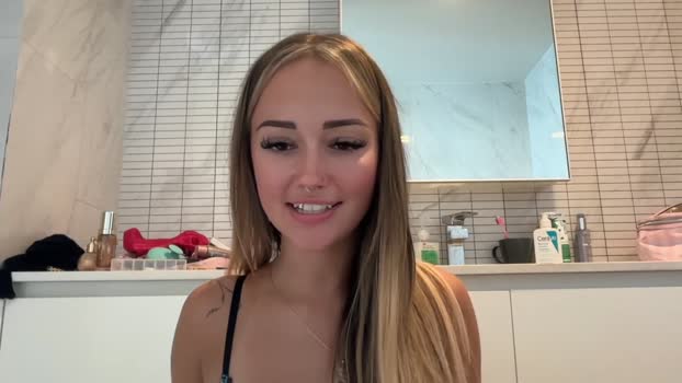 luvlivvyy 25-10-2025 toys Female