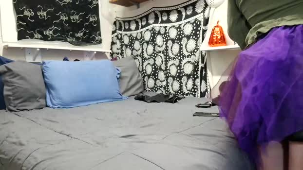 petite_emeri 25-10-2025 hot Couple