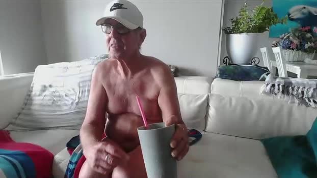 smallpenisbigtongue 26-10-2025 striptease Couple