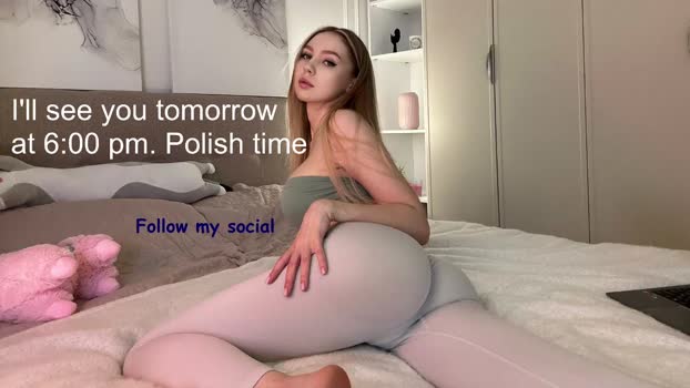 avroramy 29-10-2025 Pretty Female