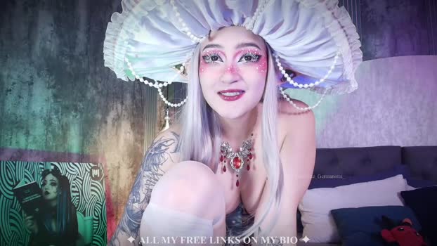 charlotte_germanotta_ 28-10-2025 ass Female