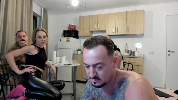 xveryhotcouple 02-11-2025 suck Couple