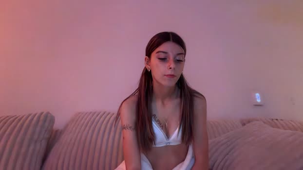 clairewalkerr 12-11-2025 big Female