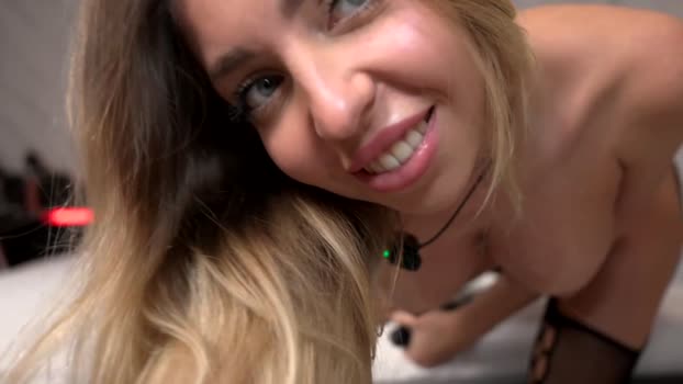 blonde_bigtits 13-11-2025 ass Female