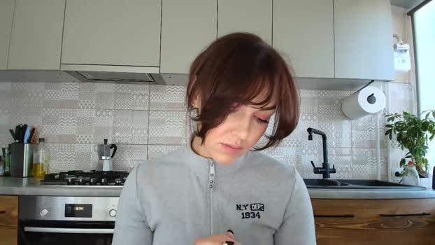 missnelly 14-11-2025 beauty Female